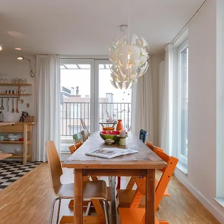 Beautiful High-quality With Private Terrace With A View To The Towers Of Bruges 公寓