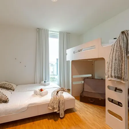 Beautiful High-quality With Private Terrace With A View To The Towers Of Bruges 公寓