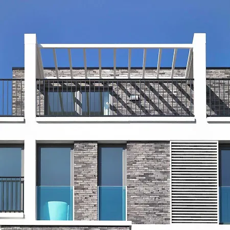 Beautiful High-quality With Private Terrace With A View To The Towers Of Bruges 公寓